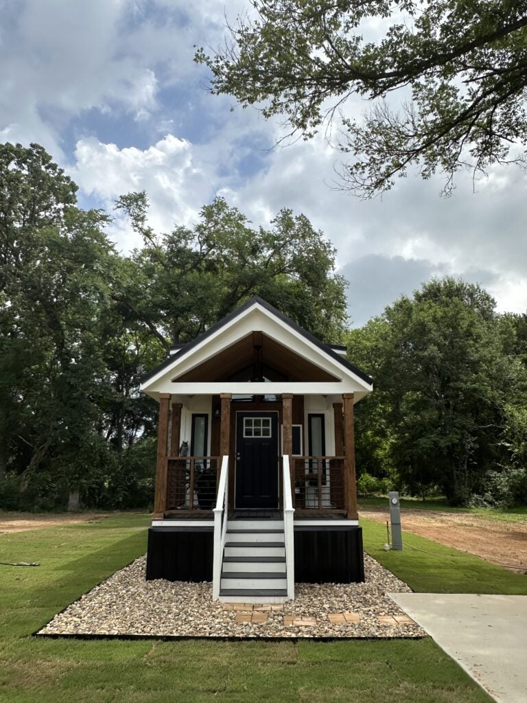 tiny home living in mount vernon tx